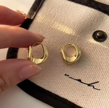 Pendientes Aro "Gota de Oro" - Diseño Escultural